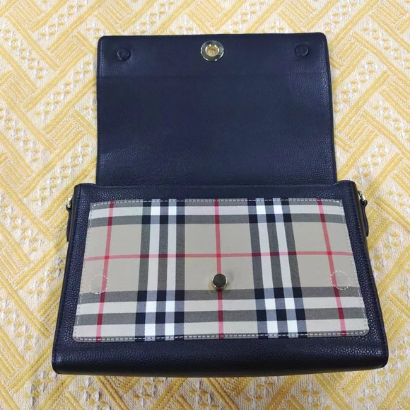 BURBERRY Hackberry leather cross-body bag - Picture 6 of 7